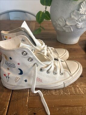 Converse Women's Canvas Low-Top Sneakers in Natural Beige